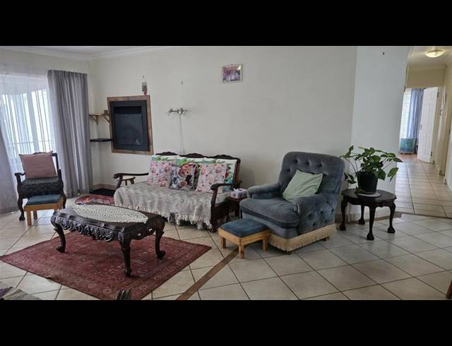 3 BEDROOM HOUSE FOR SALE IN FRAAIUITSIG